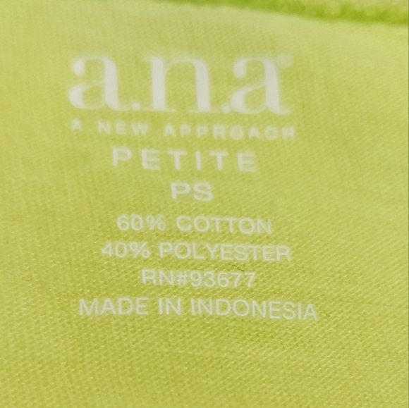 🐱 A.N.A. Ana T-shirt Green Petite NWT - Picture 2 of 6